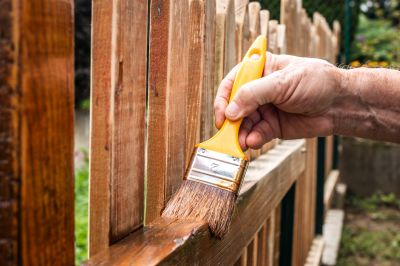 Enhance Your Curb Appeal with Privacy Fence Staining!